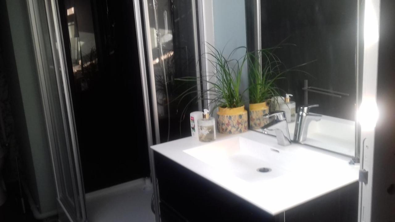 Chambre Dans Maison Privee Awoingt Ngoại thất bức ảnh